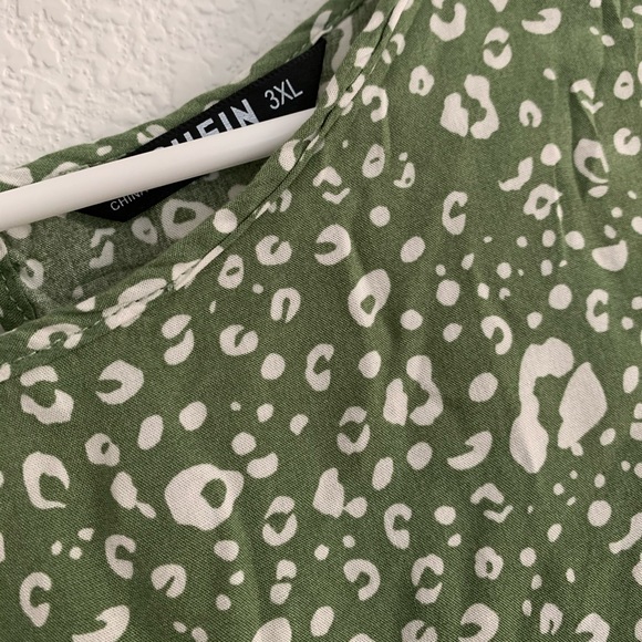 Flowy Shirt - Picture 2 of 2